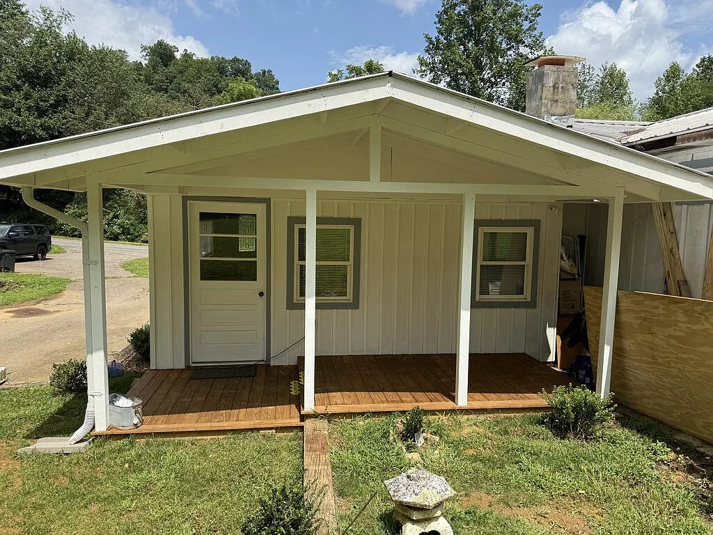1 bed, 1.0 bath, $1,100 — Photo 4