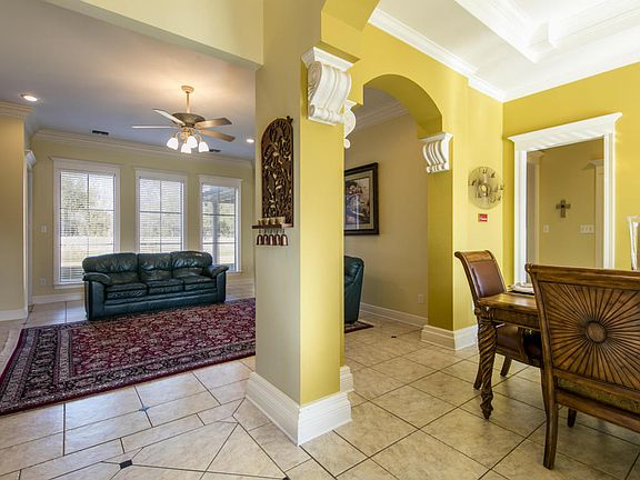 4th image of 306 Sandhurst Dr