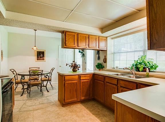5th image of 4710 Glenbrook Dr