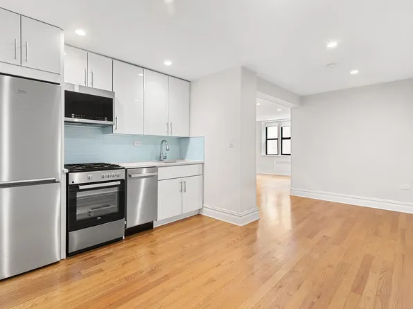 69 Bennett Avenue 308 image 3 of 8