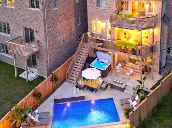 1956 Don White Ct, Oshawa, ON L1K 1A1