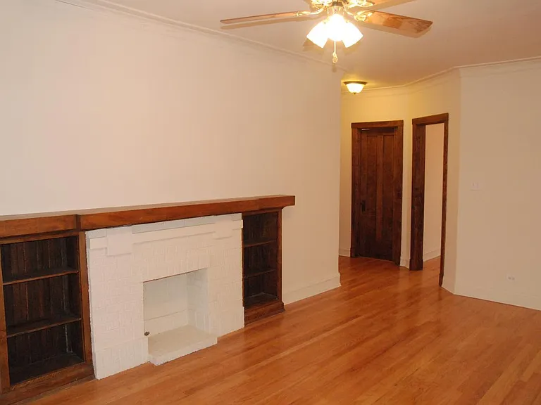 1535 West Addison — Photo 15