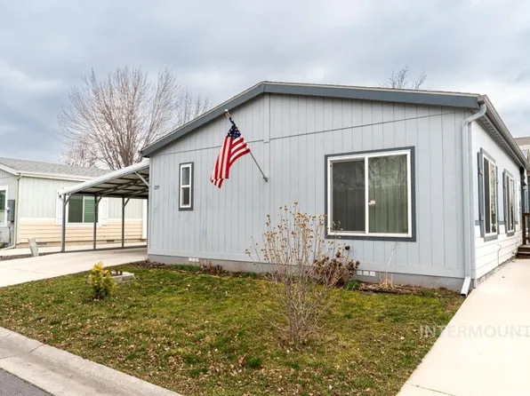 729 Liberty Ln, Emmett, ID 83617