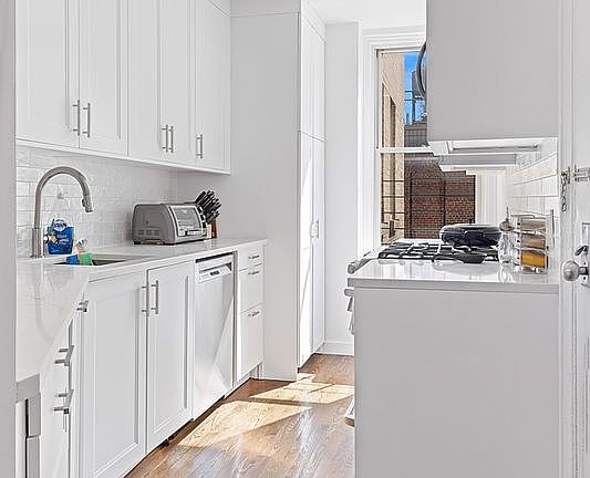 5th image of 145 W 86th St APT 13D