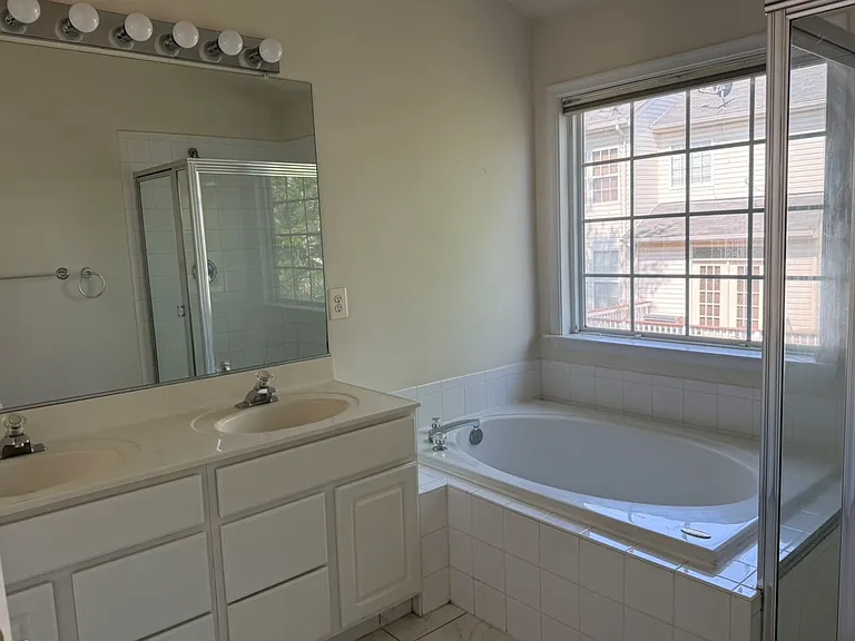 4122 Dallas Hutchison St — Photo 7
