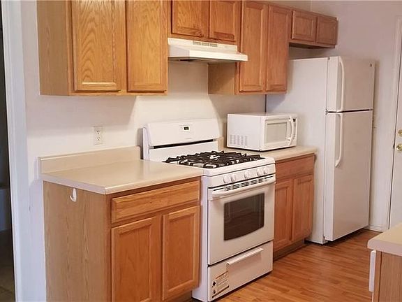 2nd image of 904 Turnbridge Dr