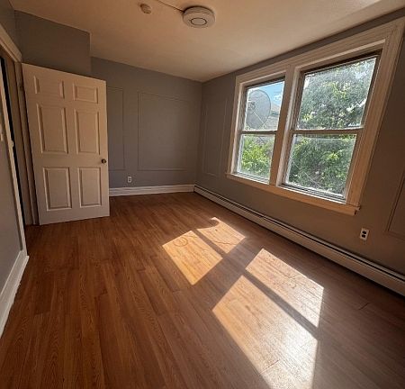3rd image of 830 S 16th St #3