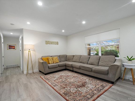 3rd image of 625 S Potomac Way