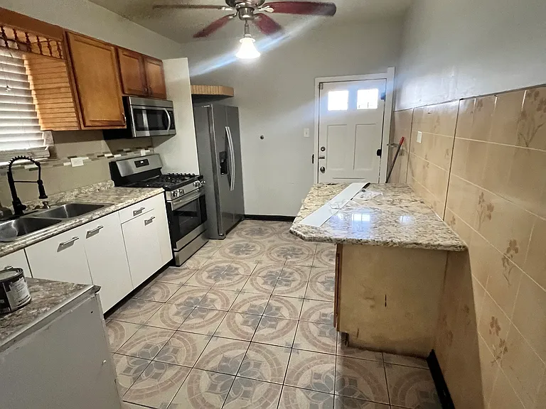 1728 N Lotus Ave #2 — Photo 7