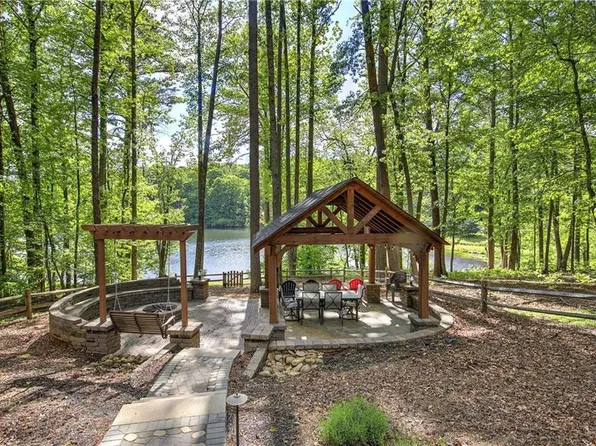 181 Fox Den Cir, Jasper, GA 30143