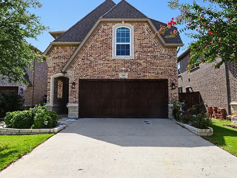 349 Kyra Ct — Photo 1