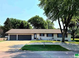 510 N Western St, Sanborn, IA 51248
