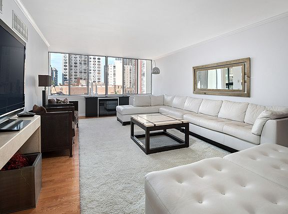 3rd image of 1 E Schiller St APT 7D