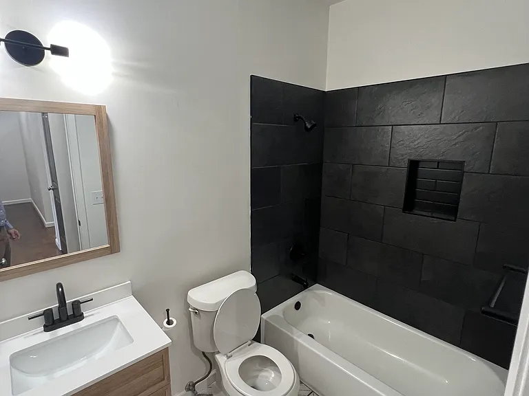 226 N Tacoma Ave — Photo 11