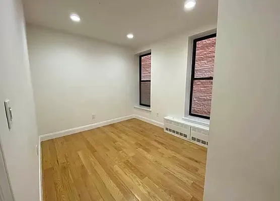 Rented by EastMount Realty LLC | media 29