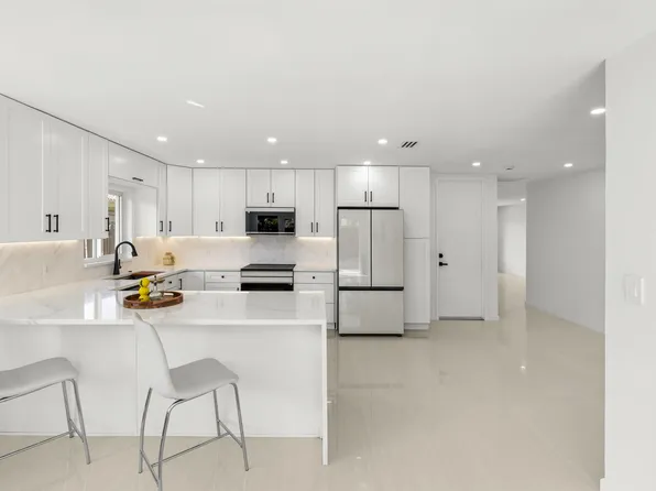 1750 NE 49th Street, Fort Lauderdale, FL 33334