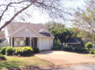 100 Magnolia Ln, Pendleton, SC 29670