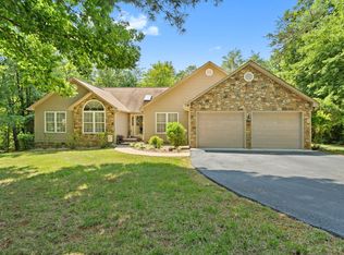 330 Woods Edge Dr, Rocky Mount, VA 24151