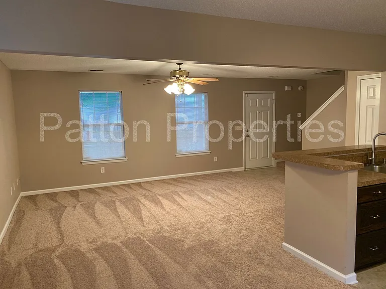 214 Elders Pond Dr — Photo 4
