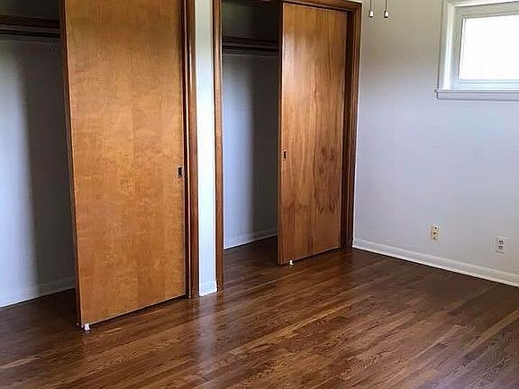 4th image of 924 Anderson Blvd