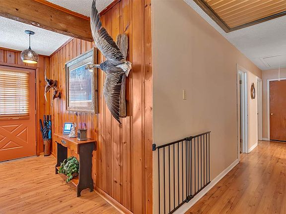 3rd image of 1708 Lona Ln