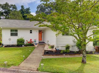 110 Underwood Rd, Oak Ridge, TN 37830