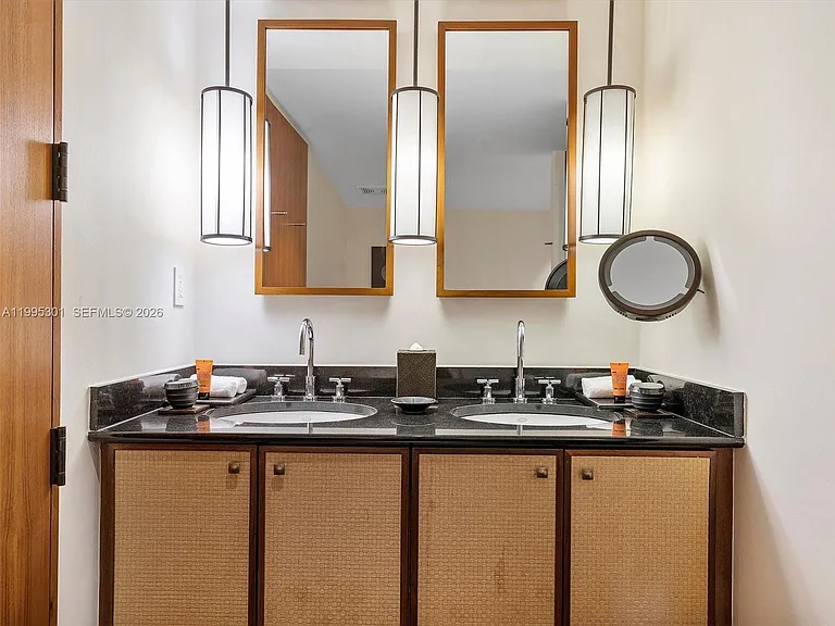 101 20th St #3302 — Photo 32