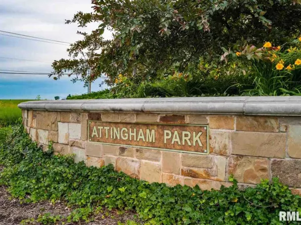 3004 W Pilgrims Way, Peoria, IL 61615