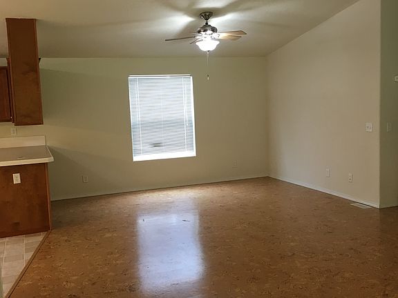 5th image of 9636 Mariner Dr NW