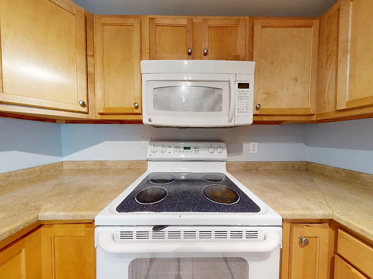 3295 Euclid Ave — Photo 6