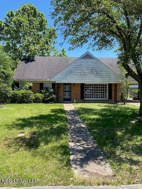 1st image of 1504 Camellia Dr