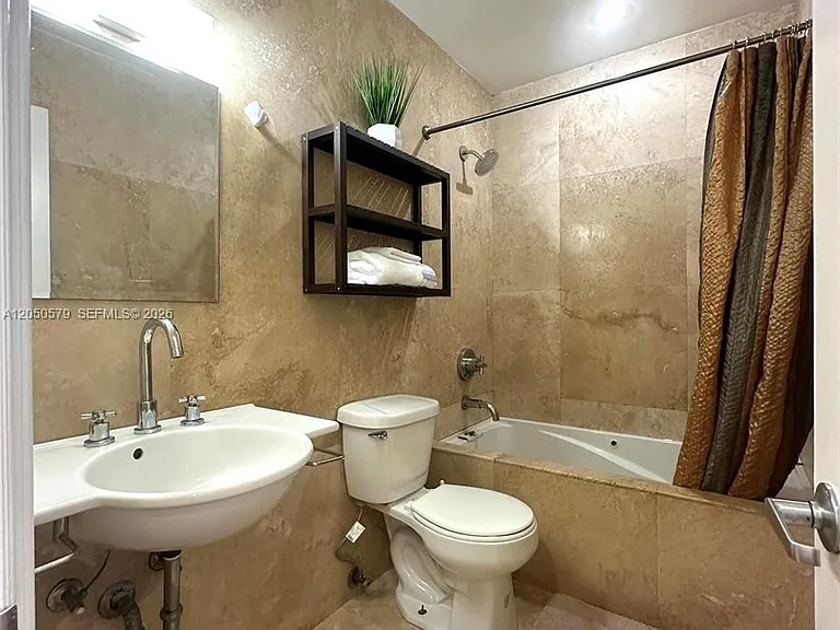 524 Washington Ave #208 — Photo 13