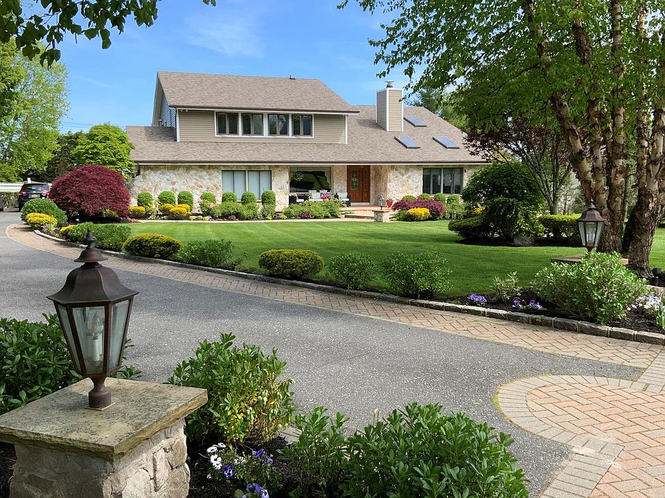 1st image of 34 Kristi Dr