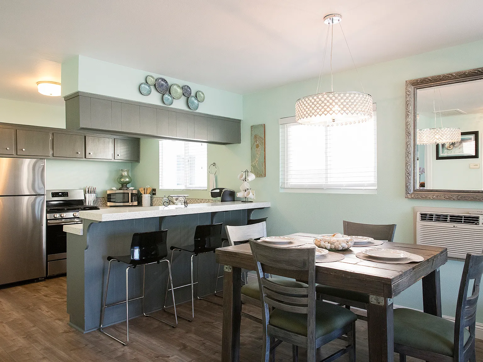 Iris Ave, Corona Del Mar — Photo 2