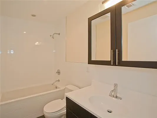 Sold by Avenue Sotheby's International Realty | media 12