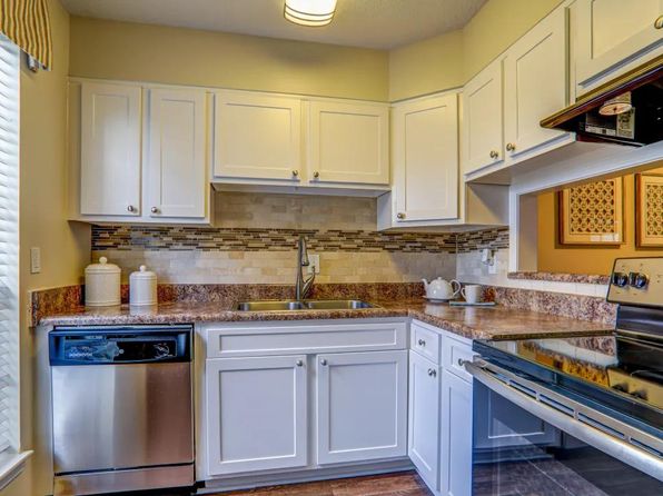 4311 Bayou Blvd APT 80