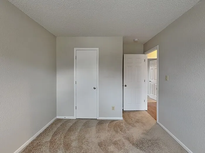 4073 Fairoaks Dr — Photo 10