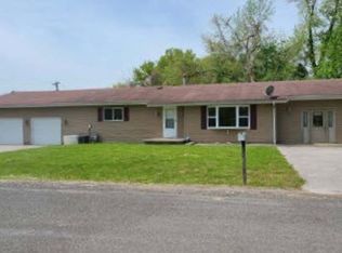 301 Hillwood Dr, Belleville, IL 62223
