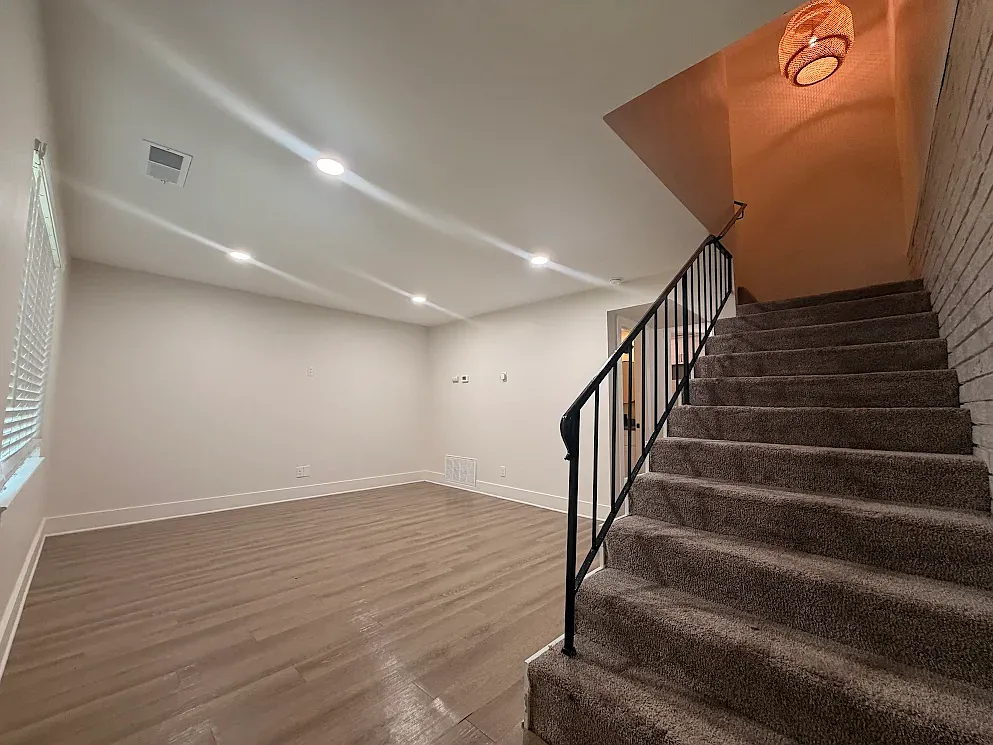 2 bed, 1.5 bath, 1100 sqft, $1,470 — Photo 4