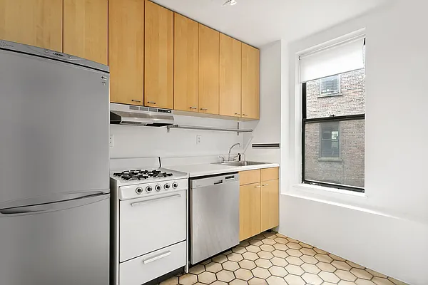 Rented by Compass | media 9