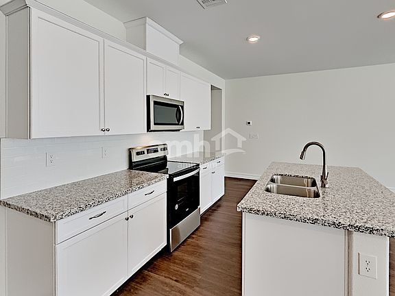 3rd image of 6113 Wild Lilac Ct