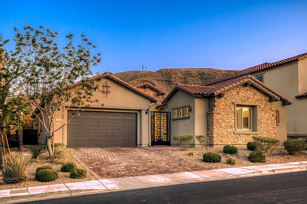 4 bed, 3069 sqft, $4,200 — Photo 1