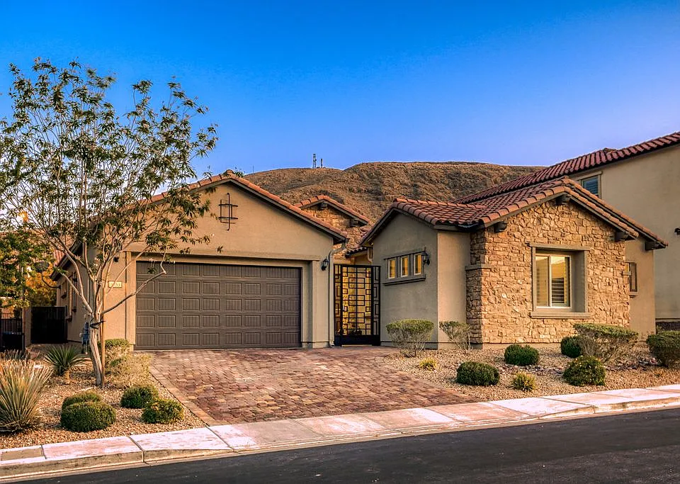 3553 Royal Fortune Dr