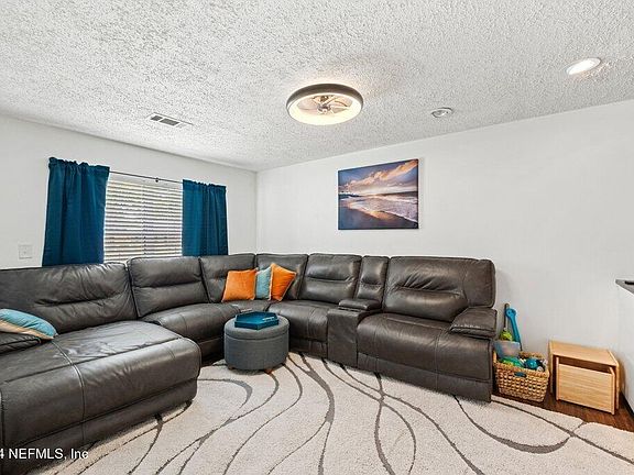 3rd image of 2563 SEYMOUR Street