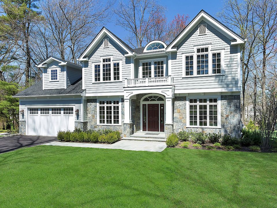 1st image of 32 Sycamore Dr