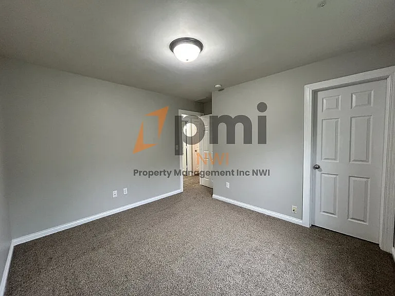 4000 Silhavy Rd — Photo 12