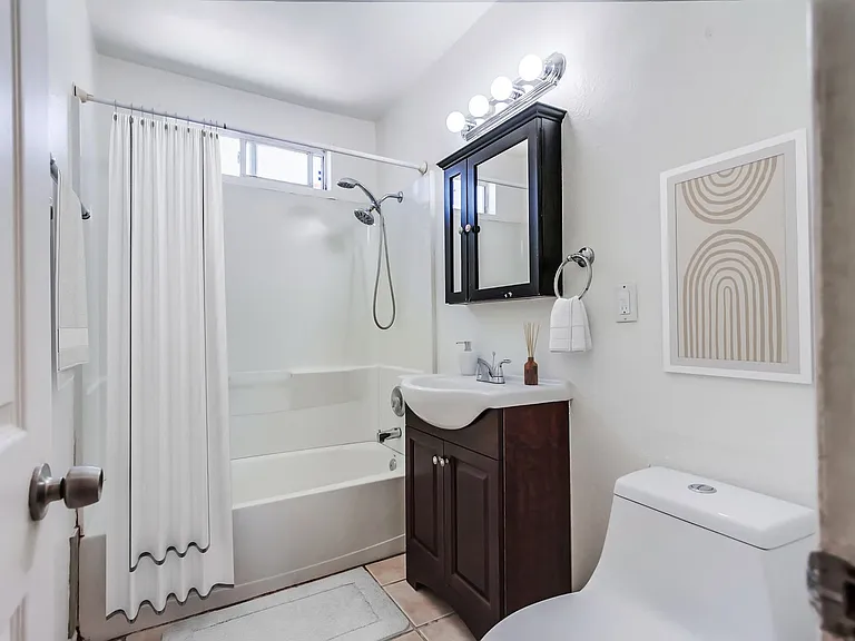 B Street | Apartments Near Balboa Park - Studios, 1 & 2 Bedrooms — Photo 31