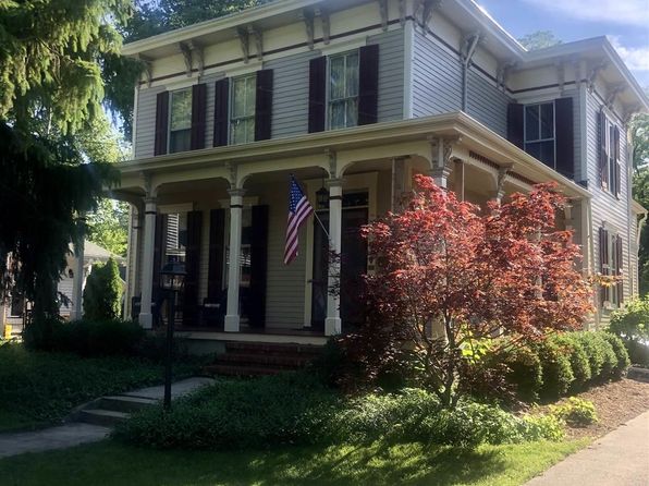 Jacksonville Real Estate Jacksonville Il Homes For Sale Zillow