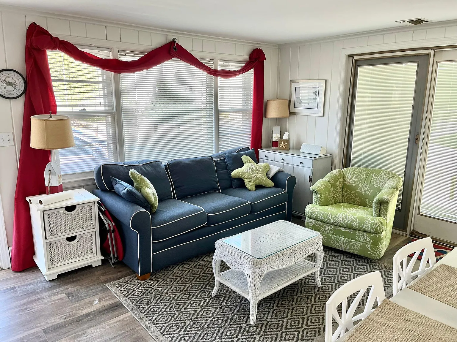 113 Carmel Dr — Photo 4