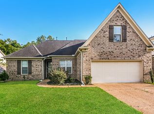7957 Country Lake Dr, Bartlett, TN 38133